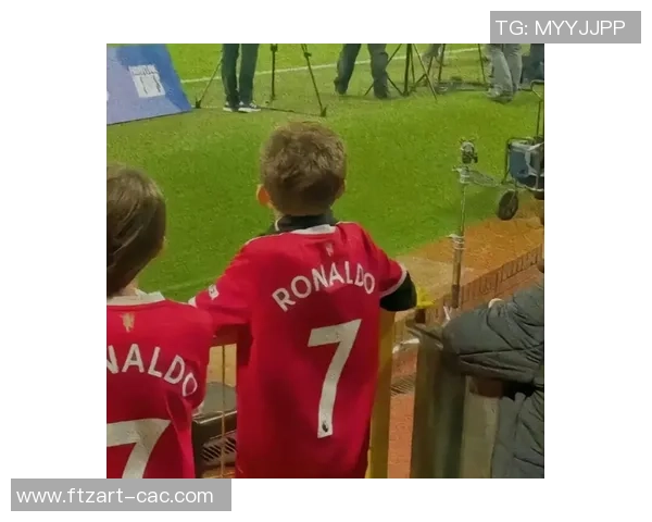 隐藏情侣头像与足球明星的浪漫故事揭秘