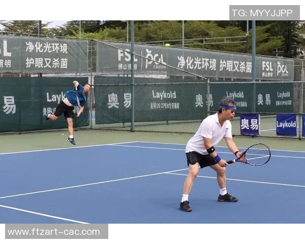 南京网球队的团队协作之道：网球巨献背后的默契与拼搏精神